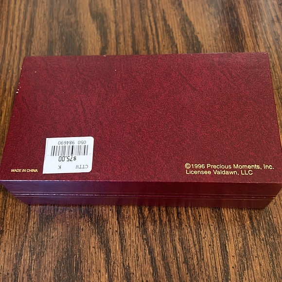 NIB & $75 tag for 1996 Ladies Interchangeable Precious Moments Watch Set Valdawn - Picture 7 of 8